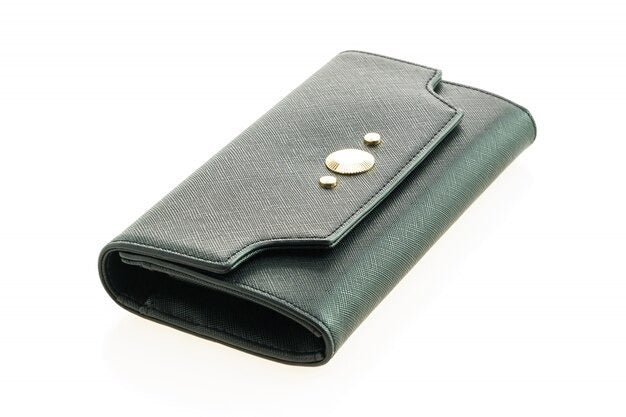 Women's Classic Leather Wallet in Black